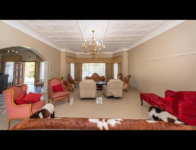 14 BEDROOM HOUSE FOR SALE IN WHITE RIVER EXT 1